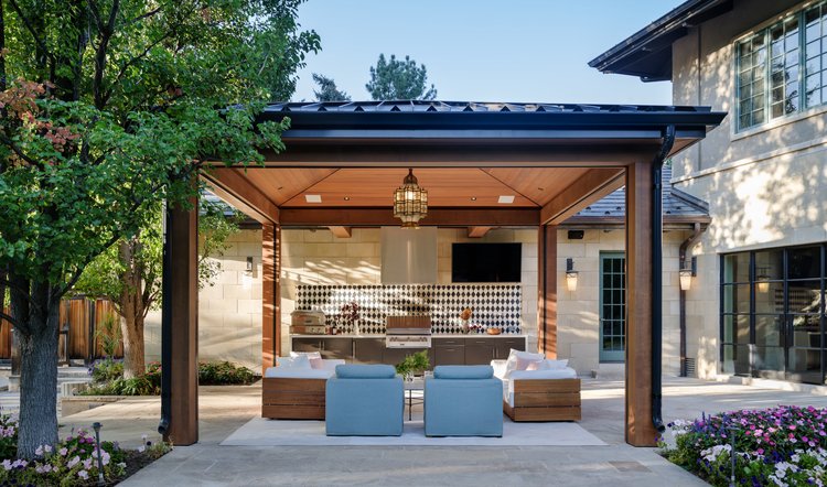 OUTDOOR OASIS